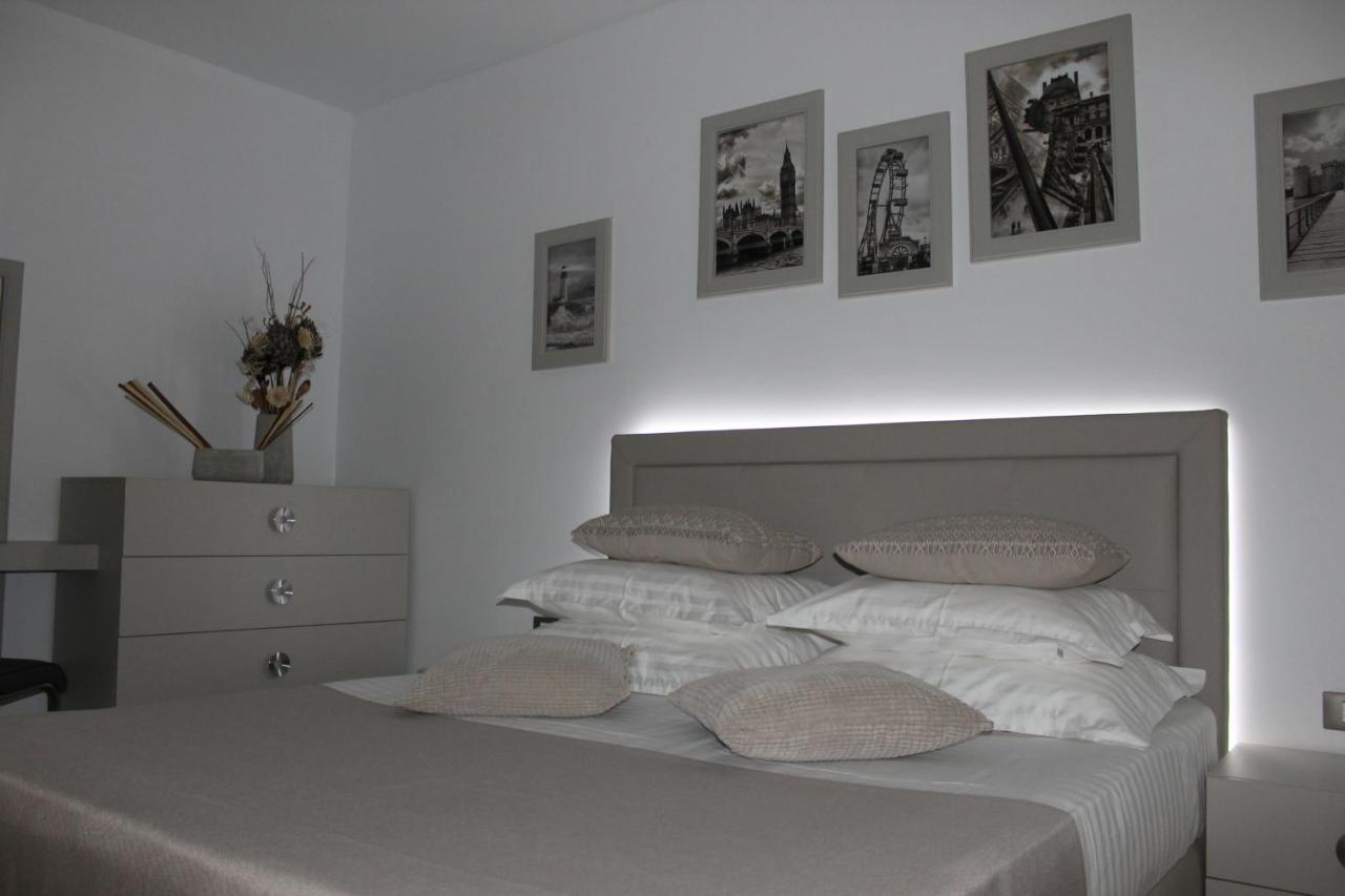On Beach-Mamaia Residence Năvodari Екстериор снимка