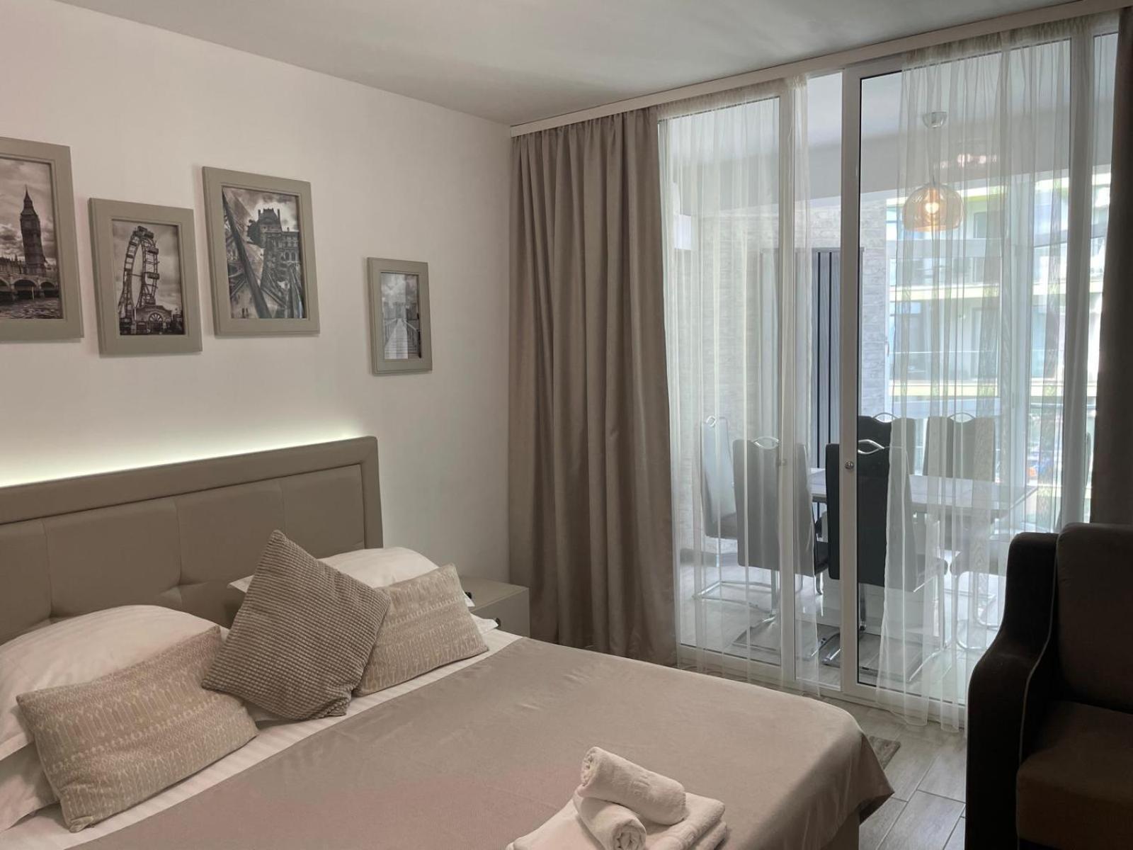 On Beach-Mamaia Residence Năvodari Екстериор снимка