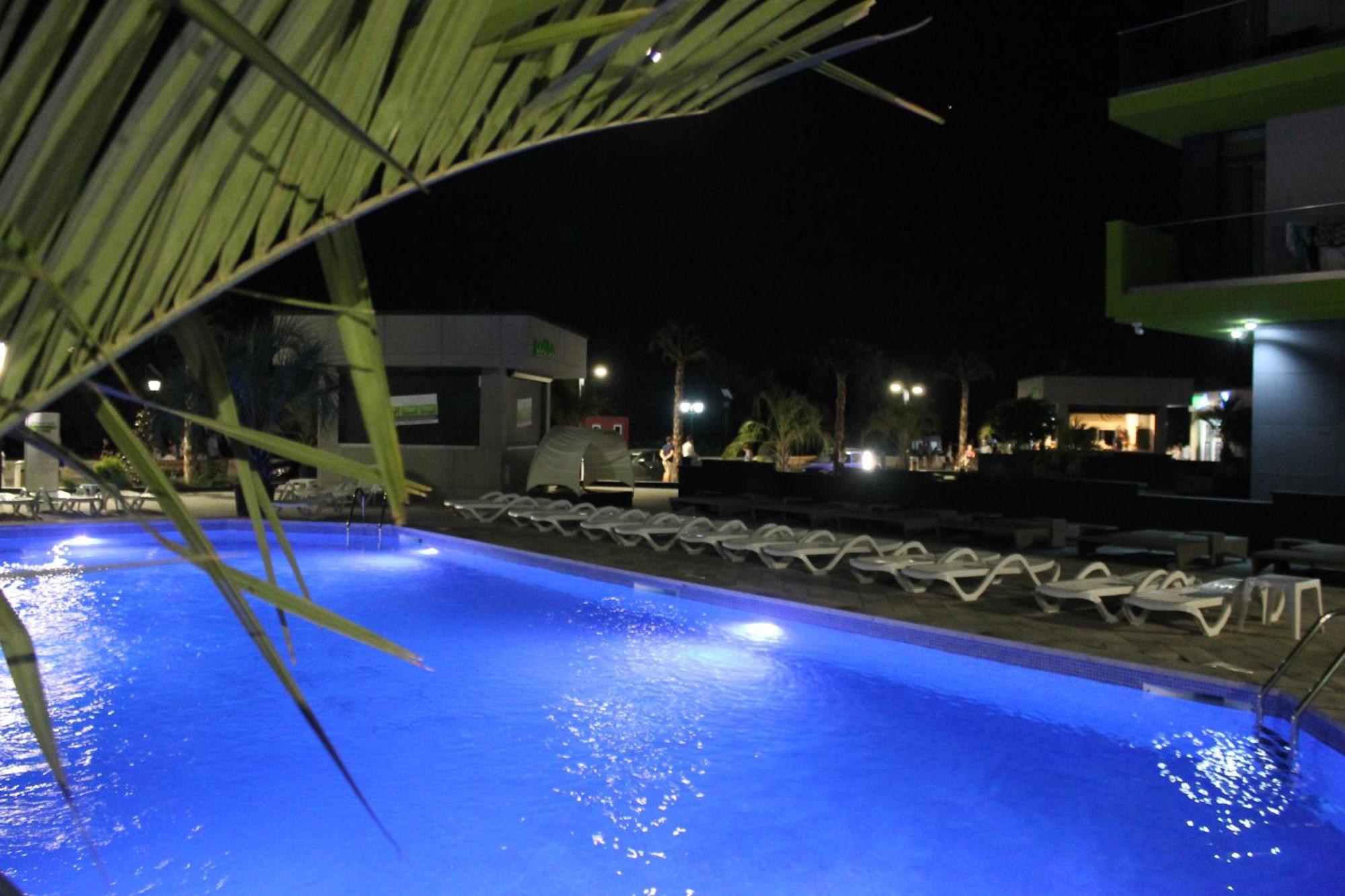 On Beach-Mamaia Residence Năvodari Екстериор снимка