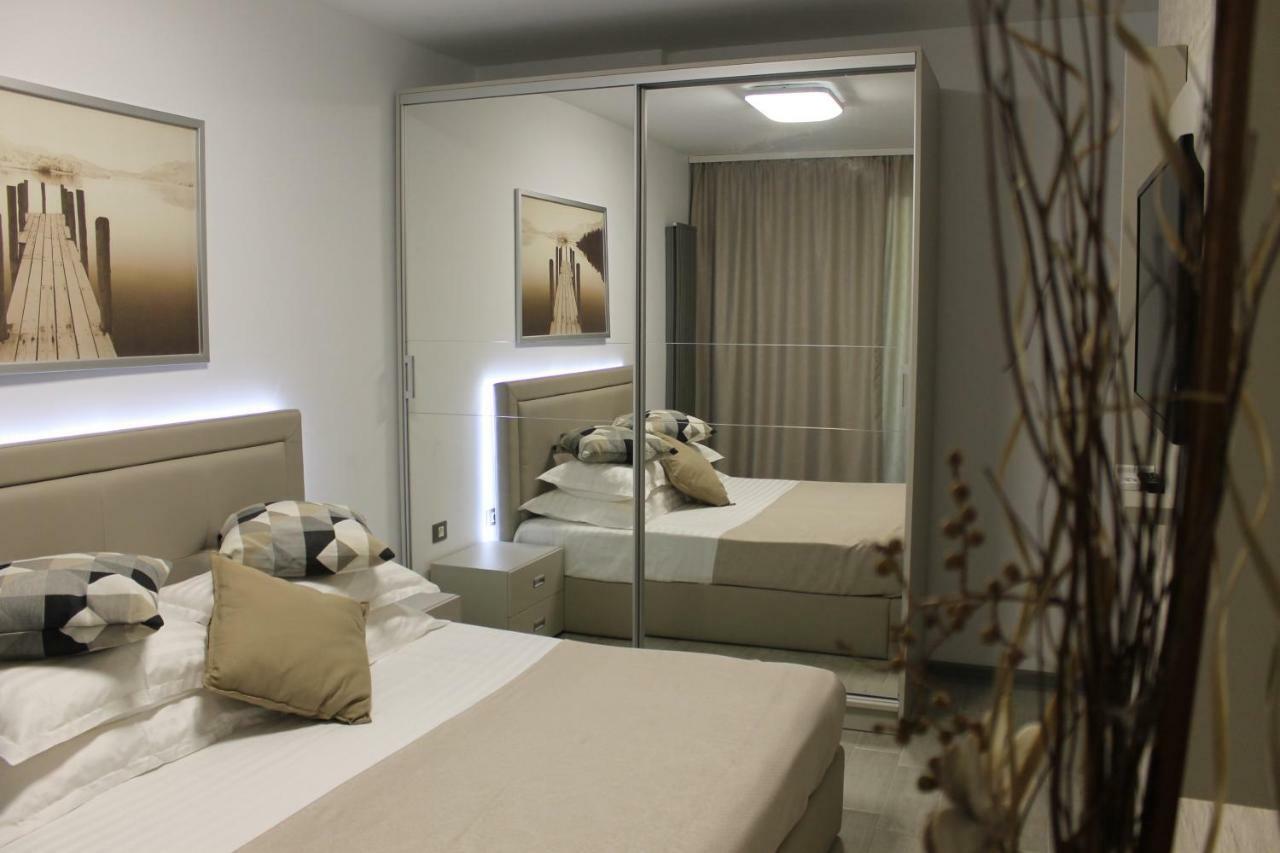 On Beach-Mamaia Residence Năvodari Екстериор снимка